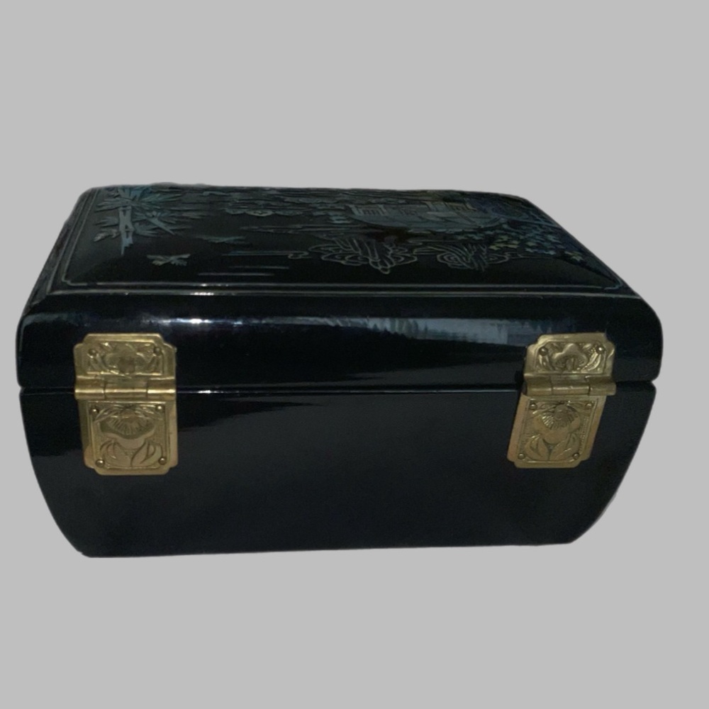 Vtg. Korean Lacquered Jewelry Box: Mother of Pearl Inlay; 2 velvet layered trays - Picture 2 of 8